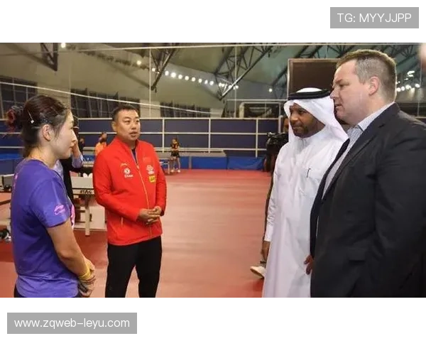 教练贴心关怀球员 暖心举动获赞